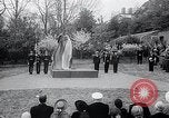 Standbild Churchill's Statue Washington DC USA, 1966, aus Sekunde 30 historischem Filmmaterial Videoclip 65675037706