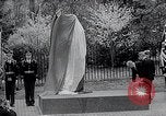 Standbild Churchill's Statue Washington DC USA, 1966, aus Sekunde 59 historischem Filmmaterial Videoclip 65675037706