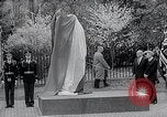 Standbild Churchill's Statue Washington DC USA, 1966, aus Sekunde 62 historischem Filmmaterial Videoclip 65675037706