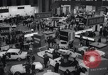 Standbild Internationale Automobilausstellung New York United States USA, 1966, aus Sekunde 6 historischem Filmmaterial Videoclip 65675037707