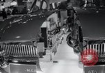 Standbild Internationale Automobilausstellung New York United States USA, 1966, aus Sekunde 16 historischem Filmmaterial Videoclip 65675037707