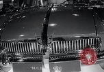 Standbild Internationale Automobilausstellung New York United States USA, 1966, aus Sekunde 21 historischem Filmmaterial Videoclip 65675037707