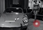 Standbild Internationale Automobilausstellung New York United States USA, 1966, aus Sekunde 37 historischem Filmmaterial Videoclip 65675037707