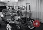 Standbild Internationale Automobilausstellung New York United States USA, 1966, aus Sekunde 55 historischem Filmmaterial Videoclip 65675037707