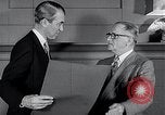 Standbild Jimmy Stewart empfangen Zitat von Ehre Washington DC USA, 1954, aus Sekunde 7 historischem Filmmaterial Videoclip 65675037712
