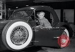 Image World Motor Sports Show de 1954 New York City USA, 1954, de la seconde 20 séquences d'archives historiques vidéo 65675037715