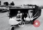 Image aerobile convertible flying automobile Milford Michigan USA, 1954, de la seconde 3 séquences d'archives historiques vidéo 65675037720