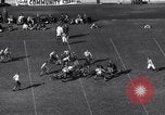 Standbild Kalifornien über UCLA 1935 Fußball-Spiel Los Angeles California USA, 1935, aus Sekunde 59 historischem Filmmaterial Videoclip 65675037728