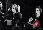 Standbild Masken- und Perückenverein-Mitglieder in Drag Philadelphia Pennsylvania USA, 1936, aus Sekunde 15 historischem Filmmaterial Videoclip 65675037730