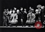 Standbild Masken- und Perückenverein-Mitglieder in Drag Philadelphia Pennsylvania USA, 1936, aus Sekunde 21 historischem Filmmaterial Videoclip 65675037730
