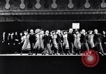 Standbild Masken- und Perückenverein-Mitglieder in Drag Philadelphia Pennsylvania USA, 1936, aus Sekunde 31 historischem Filmmaterial Videoclip 65675037730