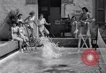 Standbild Wasser Tennis Venice Beach Los Angeles California USA, 1936, aus Sekunde 11 historischem Filmmaterial Videoclip 65675037733