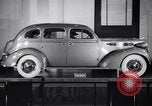 Standbild Auto Show New York City USA, 1936, aus Sekunde 11 historischem Filmmaterial Videoclip 65675037734
