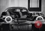 Standbild Auto Show New York City USA, 1936, aus Sekunde 17 historischem Filmmaterial Videoclip 65675037734
