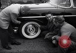 Standbild Firestone Nachweis REIFENPANNE REIFEN United States USA, 1955, aus Sekunde 8 historischem Filmmaterial Videoclip 65675037736