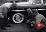 Standbild Firestone Nachweis REIFENPANNE REIFEN United States USA, 1955, aus Sekunde 10 historischem Filmmaterial Videoclip 65675037736