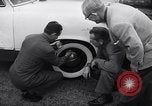 Standbild Firestone Nachweis REIFENPANNE REIFEN United States USA, 1955, aus Sekunde 25 historischem Filmmaterial Videoclip 65675037736