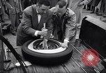 Standbild Firestone Nachweis REIFENPANNE REIFEN United States USA, 1955, aus Sekunde 43 historischem Filmmaterial Videoclip 65675037736