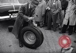 Standbild Firestone Nachweis REIFENPANNE REIFEN United States USA, 1955, aus Sekunde 57 historischem Filmmaterial Videoclip 65675037736
