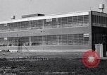 Image Goodyear fabrique de caoutchouc synthétique Akron Ohio USA, 1940, de la seconde 11 séquences d'archives historiques vidéo 65675037743