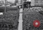 Image Goodyear fabrique de caoutchouc synthétique Akron Ohio USA, 1940, de la seconde 24 séquences d'archives historiques vidéo 65675037743