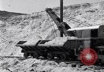 Image Création en verre de sécurité dans une usine de verre United States USA, 1938, de la seconde 42 séquences d'archives historiques vidéo 65675037747