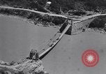 Standbild Stilwell Road Bridge errichtet über Salween River Birma, 1944, aus Sekunde 16 historischem Filmmaterial Videoclip 65675037769