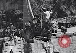 Standbild Stilwell Road Bridge errichtet über Salween River Birma, 1944, aus Sekunde 27 historischem Filmmaterial Videoclip 65675037769
