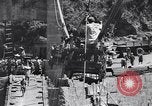 Standbild Stilwell Road Bridge errichtet über Salween River Birma, 1944, aus Sekunde 30 historischem Filmmaterial Videoclip 65675037769