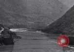 Standbild Stilwell Road Bridge errichtet über Salween River Birma, 1944, aus Sekunde 31 historischem Filmmaterial Videoclip 65675037769