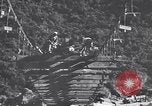 Standbild Stilwell Road Bridge errichtet über Salween River Birma, 1944, aus Sekunde 60 historischem Filmmaterial Videoclip 65675037769