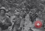 Image les troupes américaines occupant des zones de Nouvelle Guinée Aitape Nouvelle Guinée, 1944, de la seconde 17 séquences d'archives historiques vidéo 65675037770