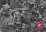 Image les troupes américaines occupant des zones de Nouvelle Guinée Aitape Nouvelle Guinée, 1944, de la seconde 40 séquences d'archives historiques vidéo 65675037770