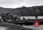 Image 1ère Armée des États-Unis des ingénieurs construisent des ponts France, 1944, de la seconde 22 séquences d'archives historiques vidéo 65675037771