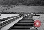 Image 1ère Armée des États-Unis des ingénieurs construisent des ponts France, 1944, de la seconde 25 séquences d'archives historiques vidéo 65675037771