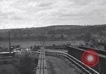 Image 1ère Armée des États-Unis des ingénieurs construisent des ponts France, 1944, de la seconde 47 séquences d'archives historiques vidéo 65675037771