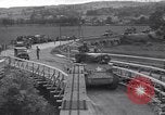 Image 1ère Armée des États-Unis des ingénieurs construisent des ponts France, 1944, de la seconde 55 séquences d'archives historiques vidéo 65675037771