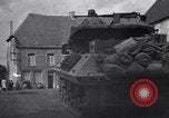 Image 1ère Armée des États-Unis pénètre en Belgique Saint Quentin France, 1944, de la seconde 32 séquences d'archives historiques vidéo 65675037772