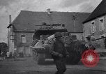 Image 1ère Armée des États-Unis pénètre en Belgique Saint Quentin France, 1944, de la seconde 34 séquences d'archives historiques vidéo 65675037772