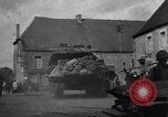 Image 1ère Armée des États-Unis pénètre en Belgique Saint Quentin France, 1944, de la seconde 35 séquences d'archives historiques vidéo 65675037772