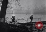 Standbild US 29th Infantry Division überquert Ruhr in Zweiten Weltkrieg Julich Deutschland, 1945, aus Sekunde 7 historischem Filmmaterial Videoclip 65675037780
