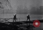 Standbild US 29th Infantry Division überquert Ruhr in Zweiten Weltkrieg Julich Deutschland, 1945, aus Sekunde 8 historischem Filmmaterial Videoclip 65675037780