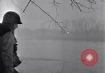 Standbild US 29th Infantry Division überquert Ruhr in Zweiten Weltkrieg Julich Deutschland, 1945, aus Sekunde 11 historischem Filmmaterial Videoclip 65675037780