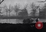Standbild US 29th Infantry Division überquert Ruhr in Zweiten Weltkrieg Julich Deutschland, 1945, aus Sekunde 20 historischem Filmmaterial Videoclip 65675037780
