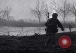 Standbild US 29th Infantry Division überquert Ruhr in Zweiten Weltkrieg Julich Deutschland, 1945, aus Sekunde 24 historischem Filmmaterial Videoclip 65675037780