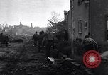 Standbild US 29th Infantry Division überquert Ruhr in Zweiten Weltkrieg Julich Deutschland, 1945, aus Sekunde 51 historischem Filmmaterial Videoclip 65675037780
