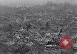 Standbild Ruinen aus der Bombardierung durch die US 9th Air Force in Zweiten Weltkrieg Julich Deutschland, 1945, aus Sekunde 9 historischem Filmmaterial Videoclip 65675037781