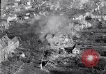 Standbild Ruinen aus der Bombardierung durch die US 9th Air Force in Zweiten Weltkrieg Julich Deutschland, 1945, aus Sekunde 13 historischem Filmmaterial Videoclip 65675037781