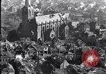Standbild Ruinen aus der Bombardierung durch die US 9th Air Force in Zweiten Weltkrieg Julich Deutschland, 1945, aus Sekunde 24 historischem Filmmaterial Videoclip 65675037781