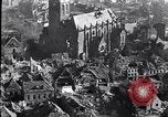 Standbild Ruinen aus der Bombardierung durch die US 9th Air Force in Zweiten Weltkrieg Julich Deutschland, 1945, aus Sekunde 25 historischem Filmmaterial Videoclip 65675037781